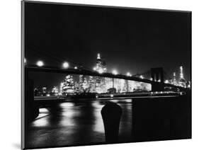 Night View Of Brooklyn Bridge-Bettmann-Mounted Photographic Print