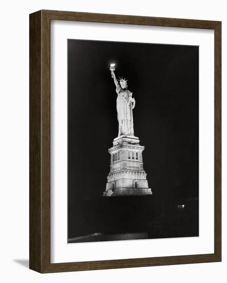 Nighttime View of the Statue of Liberty-null-Framed Photographic Print