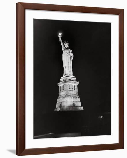 Nighttime View of the Statue of Liberty-null-Framed Photographic Print