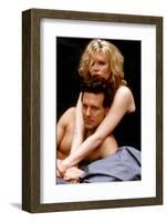 NINE 1/2 WEEKS, 1986 directed by ADRIAN LYNE Kim Basinger and Mickey Rourke (photo)-null-Framed Photo