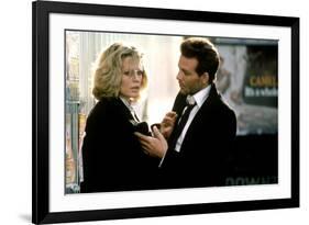 NINE 1/2 WEEKS, 1986 directed by ADRIAN LYNE Kim Basinger and Mickey Rourke (photo)-null-Framed Photo