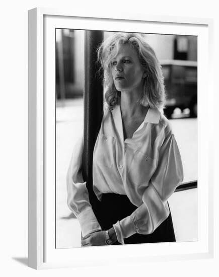 NINE 1/2 WEEKS, 1986 directed by ADRIAN LYNE Kim Basinger (b/w photo)-null-Framed Photo