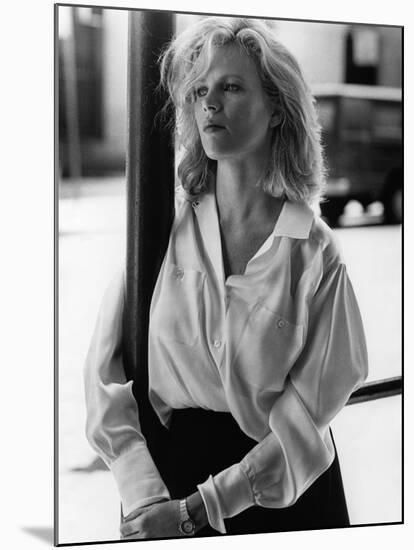 NINE 1/2 WEEKS, 1986 directed by ADRIAN LYNE Kim Basinger (b/w photo)-null-Mounted Photo