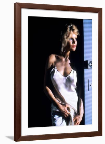 NINE 1/2 WEEKS, 1986 directed by ADRIAN LYNE Kim Basinger (photo)-null-Framed Photo