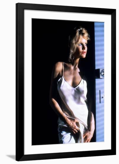 NINE 1/2 WEEKS, 1986 directed by ADRIAN LYNE Kim Basinger (photo)-null-Framed Photo