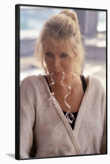 NINE 1/2 WEEKS, 1986 directed by ADRIAN LYNE Kim Basinger (photo)-null-Framed Photo