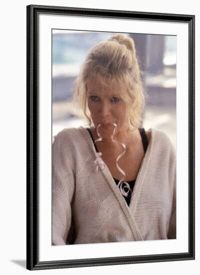 NINE 1/2 WEEKS, 1986 directed by ADRIAN LYNE Kim Basinger (photo)-null-Framed Photo