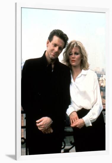 NINE 1/2 WEEKS, 1986 directed by ADRIAN LYNE Mickey Rourke and Kim Basinger (photo)-null-Framed Photo