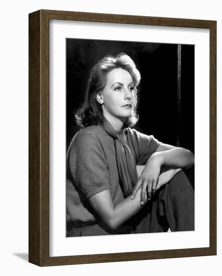 NINOTCHKA, 1939 directed by ERNST LUBITSCH Greta Garbo (b/w photo)-null-Framed Photo