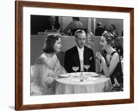 NINOTCHKA, 1939 directed by ERNST LUBITSCH Greta Garbo, Melvyn Douglas and Ina Claire (b/w photo)-null-Framed Photo