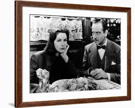 NINOTCHKA, 1939 directed by ERNST LUBITSCH Greta Garbo / Melvyn Douglas (b/w photo)-null-Framed Photo