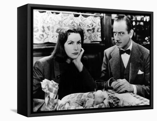 NINOTCHKA, 1939 directed by ERNST LUBITSCH Greta Garbo / Melvyn Douglas (b/w photo)-null-Framed Stretched Canvas