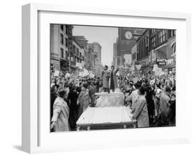 Nixon Campaigning-Alfred Eisenstaedt-Framed Photographic Print