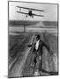 NORTH BY NORTHWEST, 1959 directed by ALFRED HITCHCOCK Cary Grant (b/w photo)-null-Mounted Photo