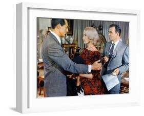 NORTH BY NORTHWEST, 1959 directed by ALFRED HITCHCOCK Cary Grant, Eva Marie Saint and James Mason (-null-Framed Photo