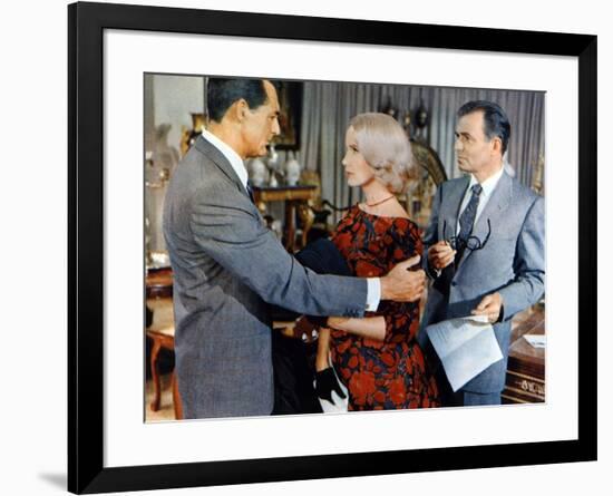 NORTH BY NORTHWEST, 1959 directed by ALFRED HITCHCOCK Cary Grant, Eva Marie Saint and James Mason (-null-Framed Photo