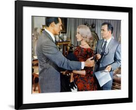 NORTH BY NORTHWEST, 1959 directed by ALFRED HITCHCOCK Cary Grant, Eva Marie Saint and James Mason (-null-Framed Photo