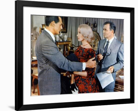 NORTH BY NORTHWEST, 1959 directed by ALFRED HITCHCOCK Cary Grant, Eva Marie Saint and James Mason (-null-Framed Photo