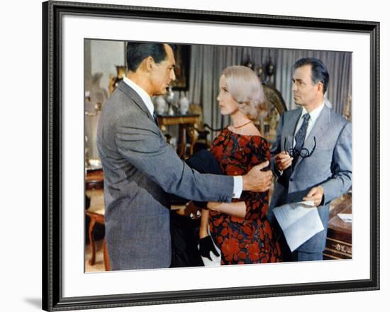 NORTH BY NORTHWEST, 1959 directed by ALFRED HITCHCOCK Cary Grant, Eva Marie Saint and James Mason (-null-Framed Photo