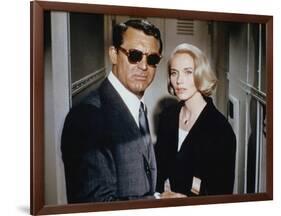 NORTH BY NORTHWEST, 1959 directed by ALFRED HITCHCOCK Cary Grant / Eva Marie Saint (photo)-null-Framed Photo