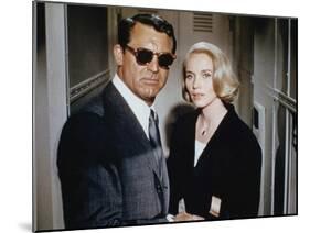 NORTH BY NORTHWEST, 1959 directed by ALFRED HITCHCOCK Cary Grant / Eva Marie Saint (photo)-null-Mounted Photo