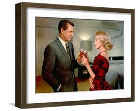 North By Northwest, Cary Grant, Eva Marie Saint, 1959-null-Framed Photo