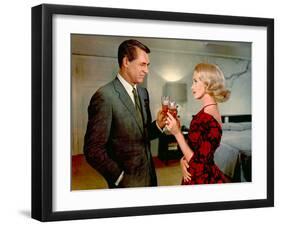 North By Northwest, Cary Grant, Eva Marie Saint, 1959-null-Framed Photo