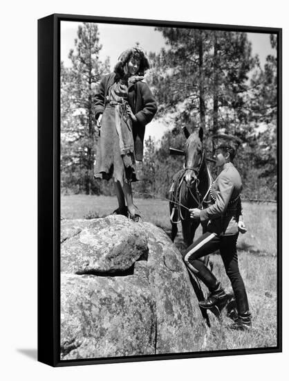 NORTH WEST MOUNTAIN POLICE, 1940 directed by CECIL B.DeMILLE Paulette Goddard and Robert Preston (b-null-Framed Stretched Canvas