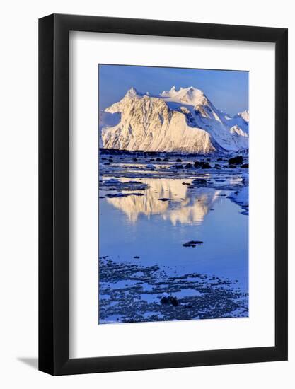 Norway, Nordnorwegen, Province of Troms, Lyngenfjord, Lyngenalpen-Bernd Rommelt-Framed Photographic Print