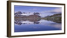 Norwegen, Jotunheimen Nationalpark, Sognefjell, Sm-Rstabtindane, Bergsee-Rainer Mirau-Framed Photographic Print