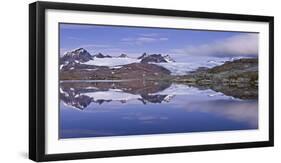 Norwegen, Jotunheimen Nationalpark, Sognefjell, Sm-Rstabtindane, Bergsee-Rainer Mirau-Framed Photographic Print