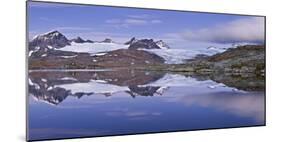 Norwegen, Jotunheimen Nationalpark, Sognefjell, Sm-Rstabtindane, Bergsee-Rainer Mirau-Mounted Photographic Print