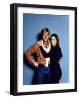 Nos plus Belles Annees THE WAY WE WERE by Sydney Pollack with Robert Redford and Barbra Streisand, -null-Framed Photo