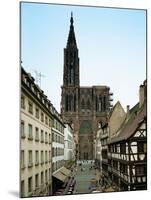 Notre Dame Cathedral, Strasbourg, Begun in Romanesque Style in 1015, Gothic Building, 1176-1439-null-Mounted Giclee Print