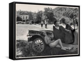 Nude Model Doris Fischer takes a break from posing for Students at Oxbow-Loomis Dean-Framed Stretched Canvas
