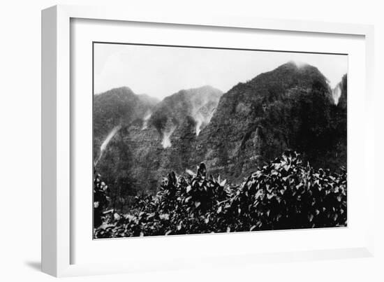 Nuuanu Valley, Hawaii - View of Upside Down Falls Photograph-Lantern Press-Framed Art Print