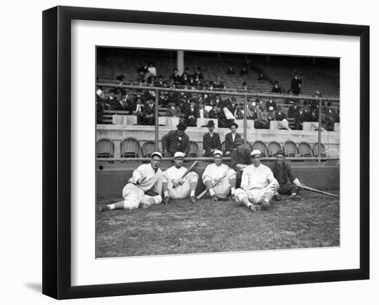 NY Giants and Cincinnati Reds Players, Baseball Photo - New York, NY-Lantern Press-Framed Art Print