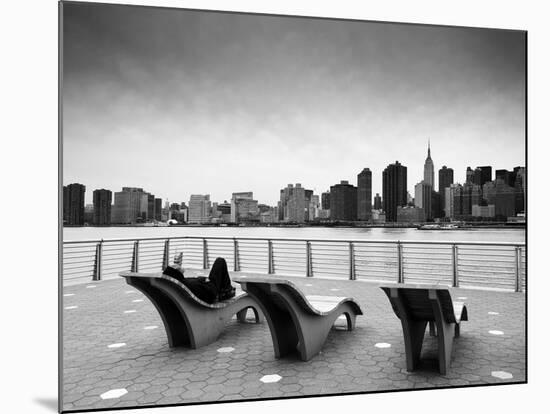 NYC Relax-Nina Papiorek-Mounted Photographic Print