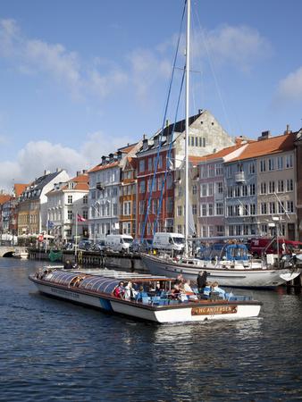 https://imgc.allpostersimages.com/img/posters/nyhavn-and-riverboat-copenhagen-denmark-scandinavia-europe_u-L-PFTQIO0.jpg?artPerspective=n