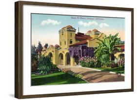 Oakland, California - Exterior View of Santa Fe Train Depot-Lantern Press-Framed Art Print