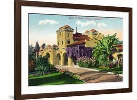 Oakland, California - Exterior View of Santa Fe Train Depot-Lantern Press-Framed Art Print