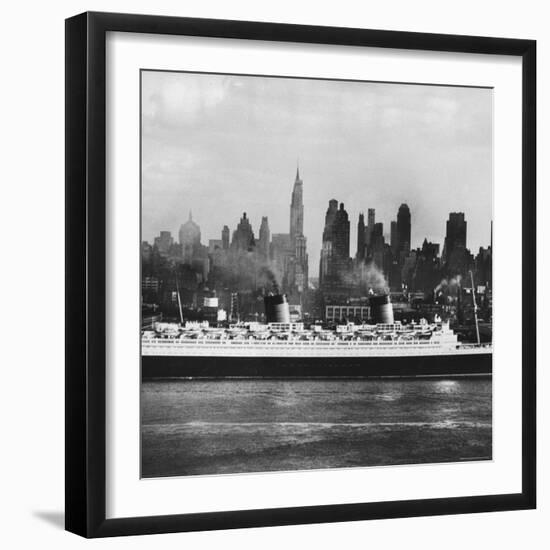 Oceanliner 'Queen Elizabeth' on the Hudson River-Andreas Feininger-Framed Photographic Print