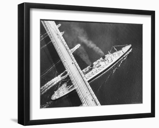 Oceanliner, Queen Mary on Last Sailing from New York to England-Arthur Schatz-Framed Photographic Print