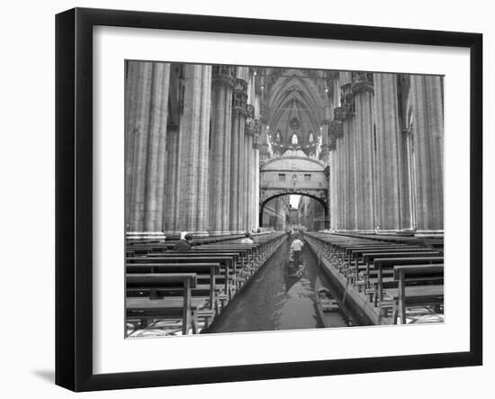 Oduomomio-Thomas Barbey-Framed Giclee Print