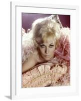 OF HUMAN BONDAGE, 1964 directed by KEN HUGHES Kim Novak (photo)-null-Framed Photo