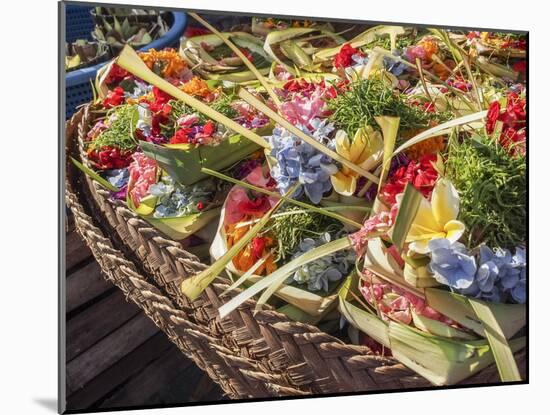 Offerings of flowers for sale, Denpasar, Bali, Indonesia, Southeast Asia, Asia-Melissa Kuhnell-Mounted Photographic Print