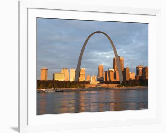 Old Courthouse and Gateway Arch, St. Louis, Missouri, USA-Walter Bibikow-Framed Photographic Print