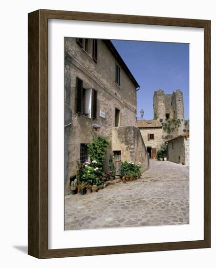 Old House in the Largo Di Fontebranda in Best Preserved Medieval Village in Tuscany-Pearl Bucknall-Framed Photographic Print