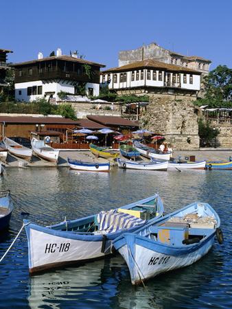https://imgc.allpostersimages.com/img/posters/old-town-and-fishing-harbour-nesebur-nessebar-black-sea-coast-bulgaria-europe_u-L-PFW3KM0.jpg?artPerspective=n