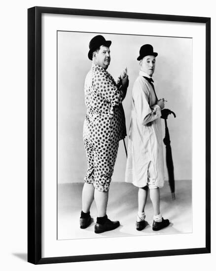 Oliver Hardy, Stan Laurel, Hal Roach Publicity Shot, Early 1930S-null-Framed Photo